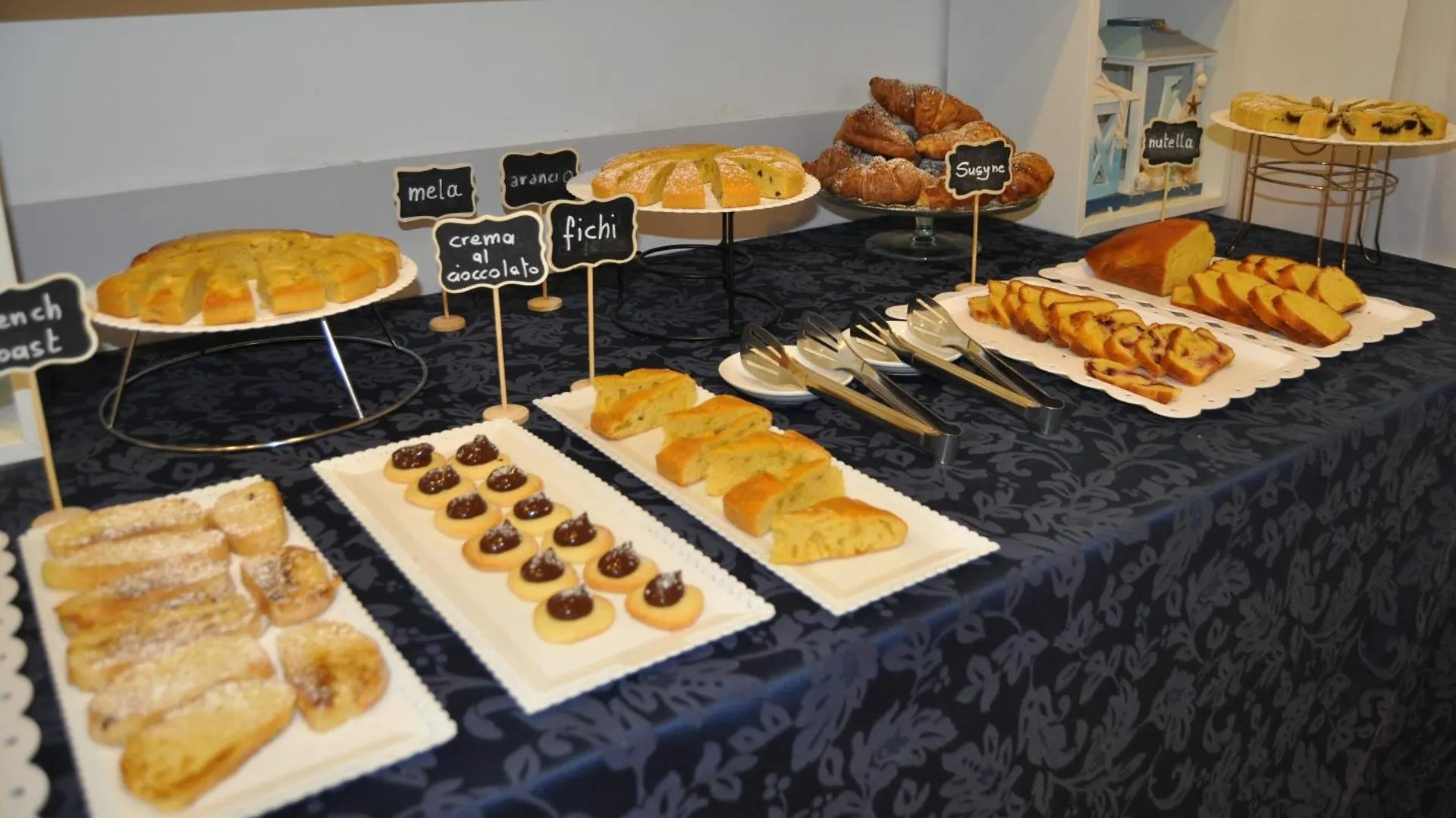Hotel Susy - Ambienti Rinnovati - Direttamente Su Viale Dante E A Due Passi Dal Mare リッチョーネ